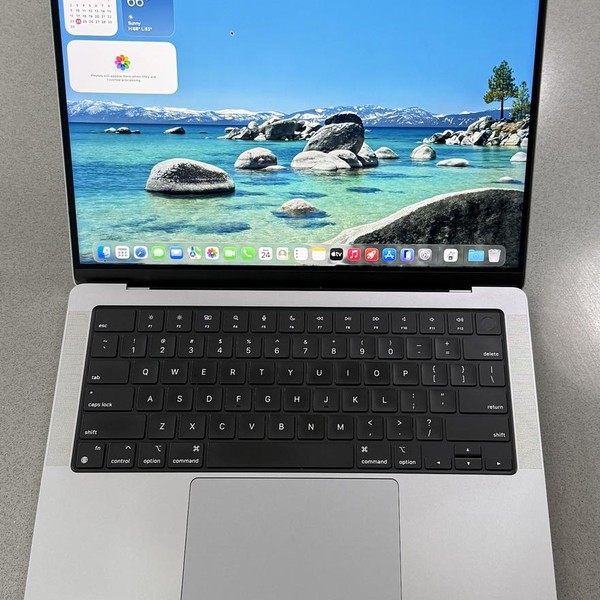 MacBook Pro 2021 - 14 inch - 512 GB, Gray, 16 GB, Apple M1 Pro 8-core