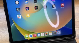 Good
													Apple iPad Air 5th Gen - Unlocked, Gray, 64 GB, A2589, photo 1 of 9