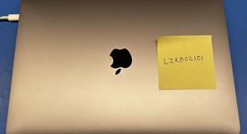 Good
													MacBook Pro 2017 (With Touch Bar) - 13" - I7, Gray, 1 TB, 16 GB, photo 2 of 4