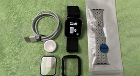 Mint
													Apple Watch Series 4 44mm - Silver, A1978 - GPS, Aluminum, photo 2 of 12
