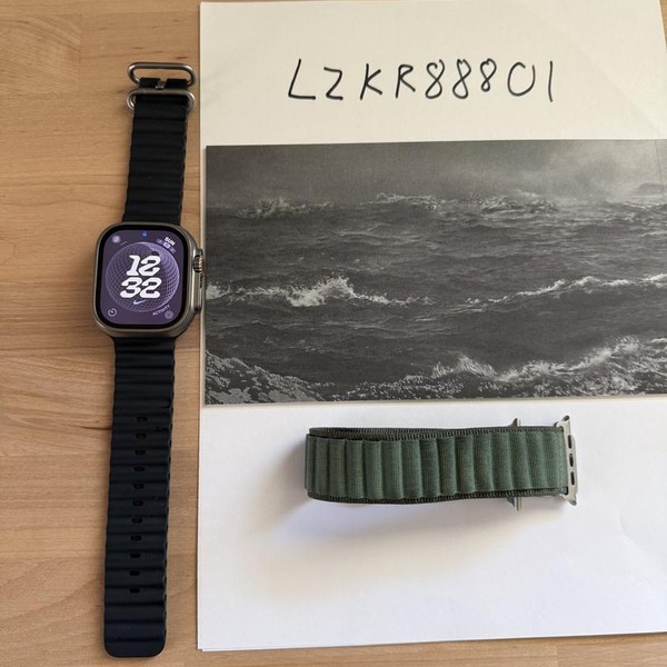 Apple Watch Ultra 49mm - Unlocked, Titanium, A2622