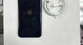 Mint
													Apple iPhone SE 3rd Gen 2022 - Unlocked, Midnight, 64 GB, A2595, photo 1 of 9