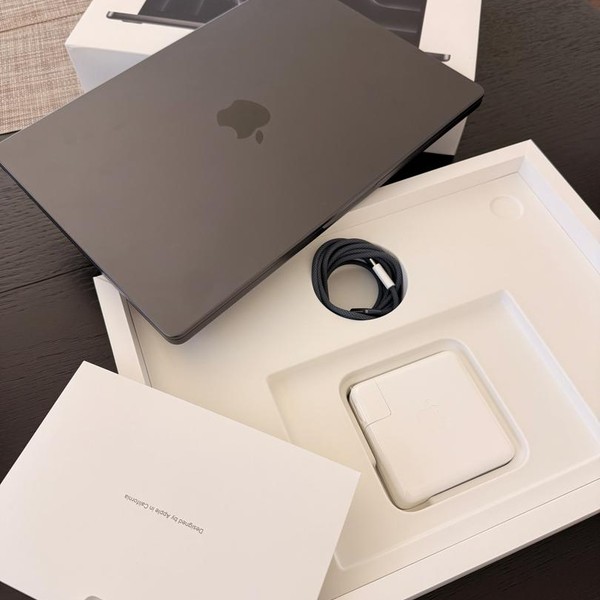 MacBook Pro 2024 - 14 inch - 1 TB, Space Black, 36 GB, Apple M4 Max 14-core
