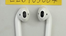 Used
													Apple AirPods 2nd Gen - Lightning Case, photo 2 of 4