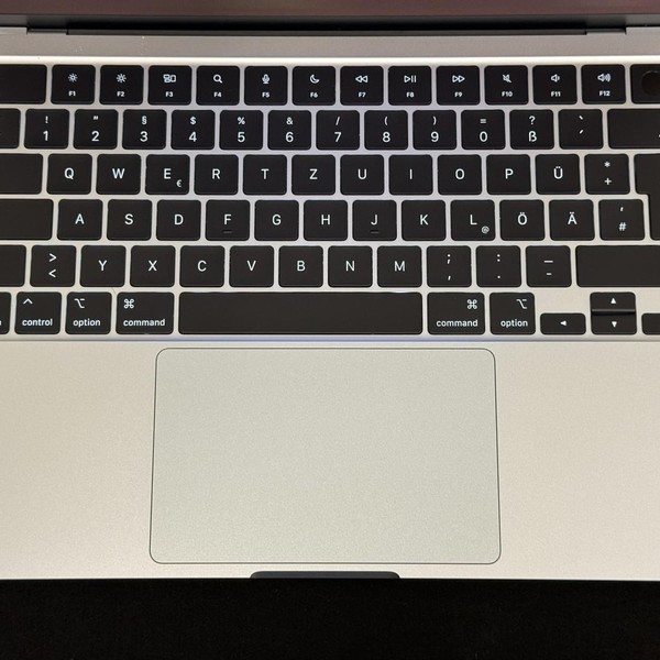 MacBook Air 2025 (M4) - 13 inch - 512 GB, Sky Blue, 16 GB, Apple M4