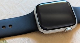 Fair
													Apple Watch Series 7 41mm - Unlocked, Starlight, A2475 - Cellular, Aluminum, photo 3 of 10