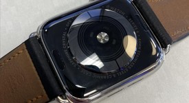 Good
													Apple Watch Series 4 44mm - Unlocked, Silver, A1976 - Cellular, Stainless, photo 4 of 5