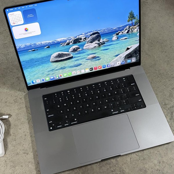 MacBook Pro 2023 - 16 inch - 1 TB, Gray, 32 GB, Apple M2 Max