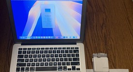 Good
													MacBook Air 2017 - 13" - I5, Silver, 128 GB, 8 GB, photo 1 of 9