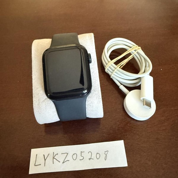 Apple Watch SE 2nd Gen 40mm - Midnight, A2722 - GPS, Aluminum