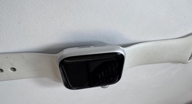 Good
													Apple Watch Series 4 40mm - Silver, A1977 - GPS, Aluminum, photo 4 of 5