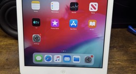 Good
													Apple iPad Air - Unlocked, Silver, 32 GB, photo 5 of 5