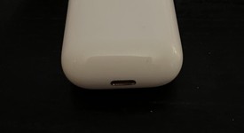 Used
													Apple AirPods 2nd Gen - Lightning Case, photo 5 of 11