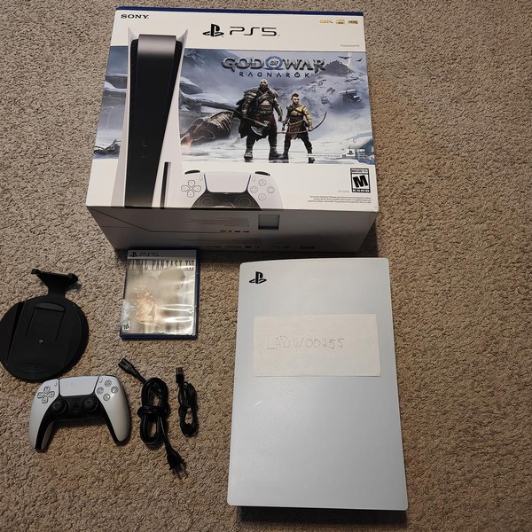 PlayStation 5 Standard Edition (2020) - 825 GB, White, Standard Edition