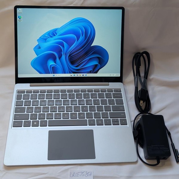 Microsoft Surface Laptop Go 2 - 128 GB, Platinum, 8 GB, Intel Core i5