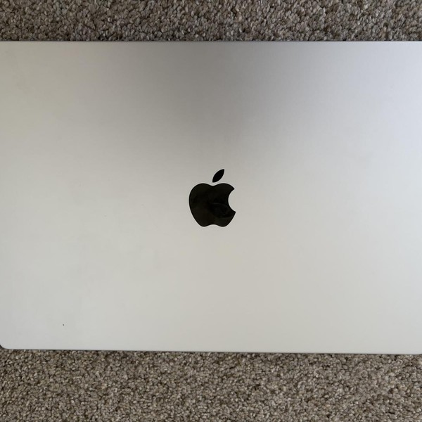 MacBook Pro 2024 - 16 inch - 1 TB, Silver, 36 GB, Apple M4 Max 14-core