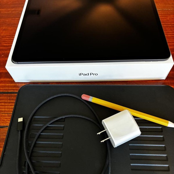 Apple iPad Pro 13 inch (M5) 2025 - Wi-Fi, 256 GB, Space Black, Apple M5 9-Core, A3360, Standard Glass