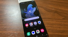 Good
													Samsung Galaxy Z Flip4 5G - Unlocked, Graphite, 256 GB, 8 GB, SM-F721U1, photo 1 of 3