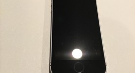 Fair
													Apple iPhone SE 1st Gen 2016 - AT&T, Grey, 16 GB, A1662, photo 3 of 10