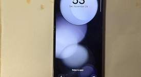 Good
													Samsung Galaxy Z Flip5 - AT&T, Graphite, 256 GB, 8 GB, SM-F731U, photo 2 of 10