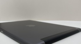 Good
													Apple iPad 7th Gen - Unlocked, Gray, 32 GB, A2200, photo 5 of 5