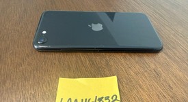 Fair
													Apple iPhone SE 2nd Gen 2020 - Unlocked, Black, 64 GB, A2275, photo 4 of 8