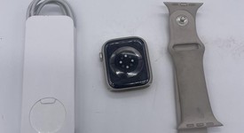 Fair
													Apple Watch Series 9 45mm - Unlocked, Starlight, A2984 - Cellular, Aluminum, photo 2 of 6