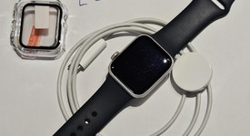 Good
													Apple Watch SE 2nd Gen 40mm - Unlocked, Silver, A2726 - Cellular, Aluminum, photo 6 of 6