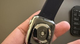 Good
													Apple Watch Series 5 44mm - Unlocked, Silver, A2095 Cellular, Stainless Steel, photo 4 of 6