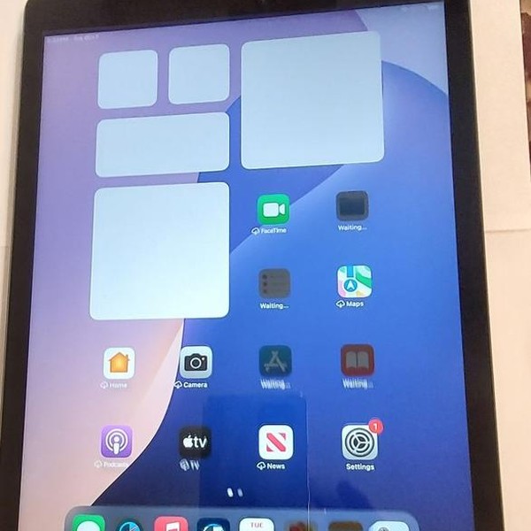 Apple iPad 7th Gen - Wi-Fi, 32 GB, Gray, A2197