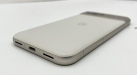 Mint
													Google Pixel 8a - Unlocked, Porcelain, 128 GB, 8 GB, GKV4X, Sub-6 5G, photo 5 of 5