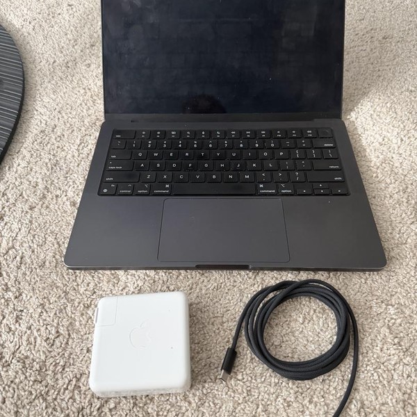 MacBook Pro Late 2023 (M3) - 14 inch - 1 TB, Black, 36 GB, Apple M3 Max 14-core, 30-core GPU