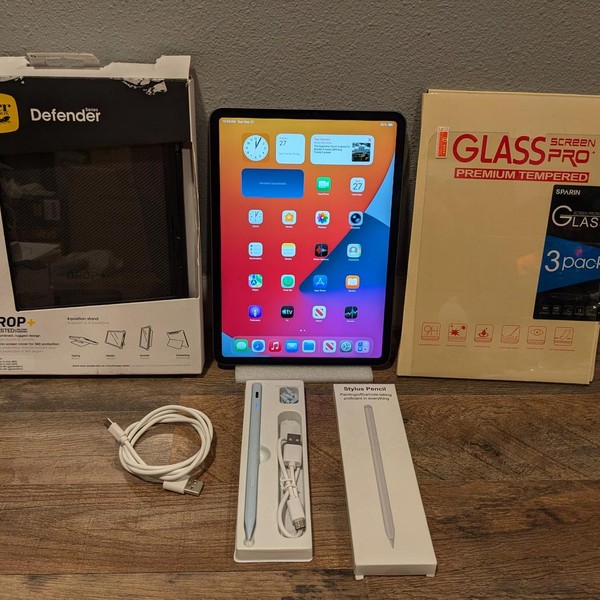 Apple iPad Pro 11 inch 2018 - Wi-Fi, 64 GB, Gray, A1980