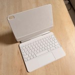 Used Apple Magic Keyboard for iPad - White