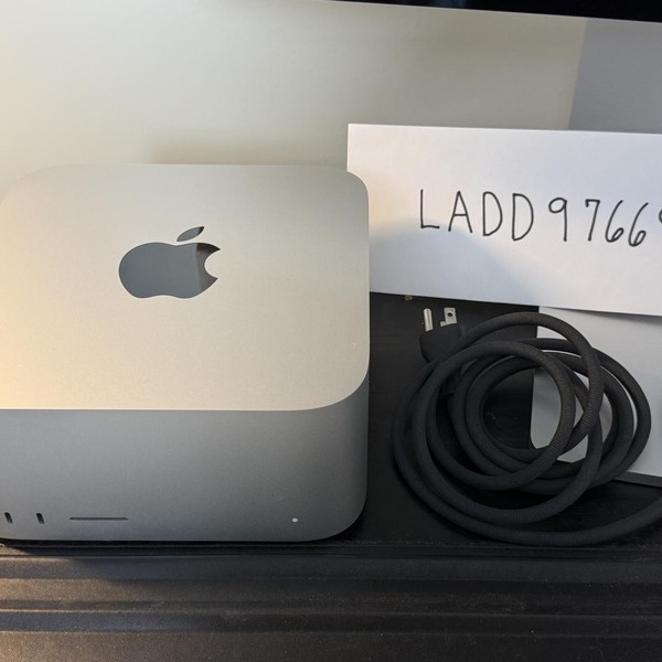 Mac Studio 2023 - 1 TB, 32 GB, Apple M2 Max, 30 Core GPU