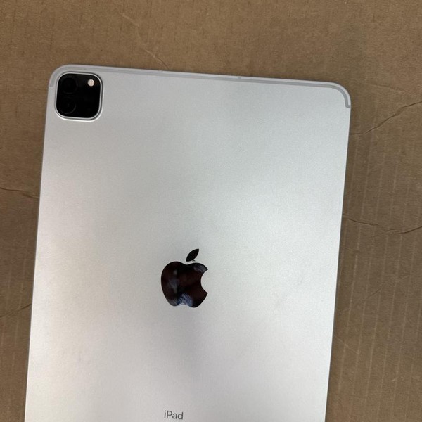 Apple iPad Pro 11 inch 3rd Gen 2021 - Unlocked, 128 GB, Silver