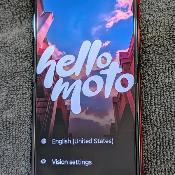 Motorola Razr Ultra (2025) - Unlocked, 1 TB, PANTONE Rio Red, 16 GB