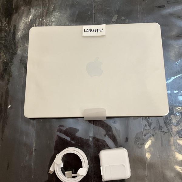 MacBook Air 2025 (M4) - 13 inch - 256 GB, Starlight, 16 GB, Apple M4