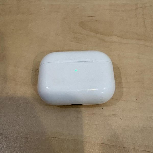 Apple AirPods Pro - Wireless Case