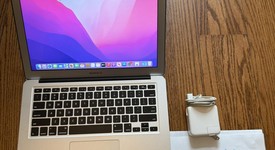 Good
													MacBook Air 2017 - 13" - I5, Silver, 128 GB, 8 GB, photo 1 of 10