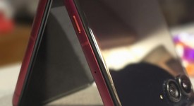 Mint
													Motorola Razr Ultra (2025) - Unlocked, PANTONE Rio Red, 512 GB, 16 GB, photo 3 of 5