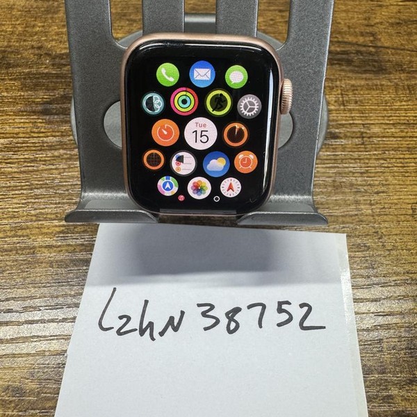 Apple Watch Series 5 40mm - Unlocked, Gold, A2094 Cellular, Aluminum