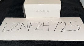New
													Apple AirPods Pro - MagSafe Case, photo 3 of 6