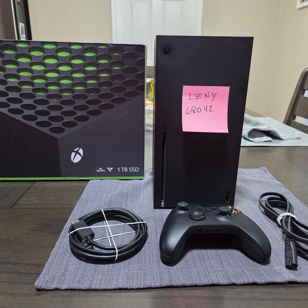 Xbox Series X (2020) - 1 TB, Black, standard