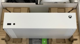 Mint
													Xbox Series S (2020) - White, 512 GB, photo 2 of 6