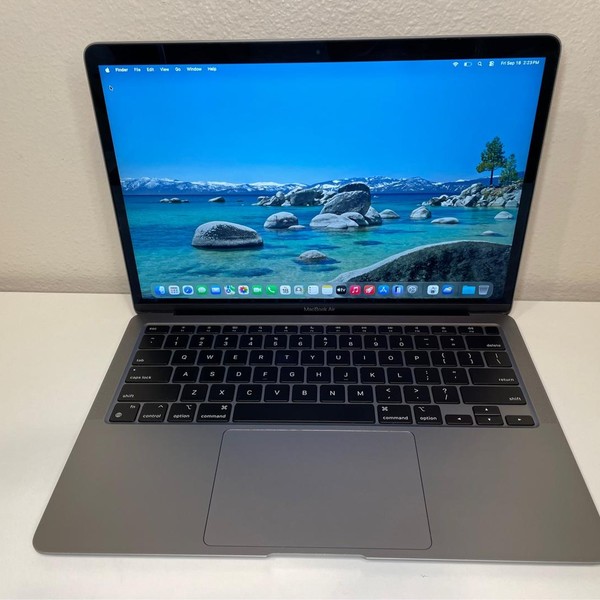 MacBook Air 2020 - 13 inch - 256 GB, Gray, 8 GB, Apple M1