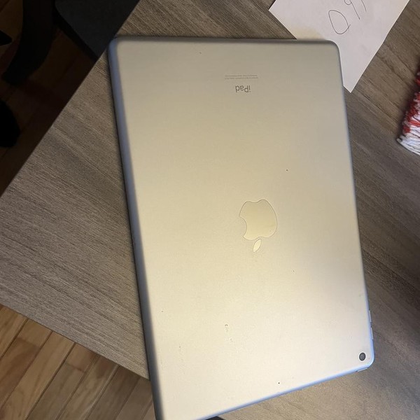 Apple iPad 8th Gen - Wi-Fi, 32 GB, Gray, A2270