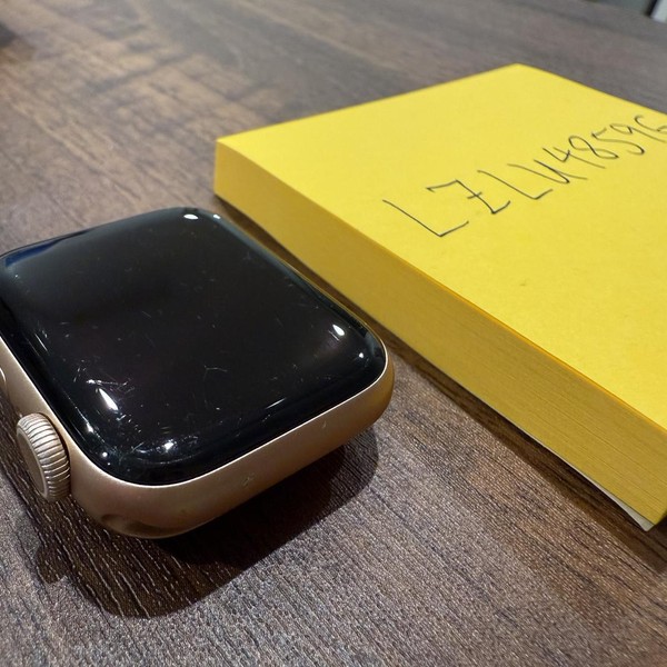 Apple Watch Series 6 40mm - Gold, A2291 - GPS, Aluminum