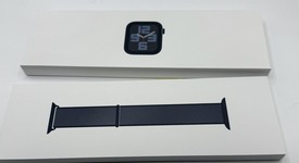 New
													Apple Watch SE 2nd Gen 40mm - Midnight, A2722 - GPS, Aluminum, photo 4 of 4
