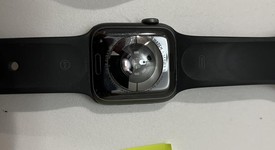 Good
													Apple Watch Series 5 40mm - Unlocked, Gray, A2094 Cellular, Aluminum, photo 4 of 6